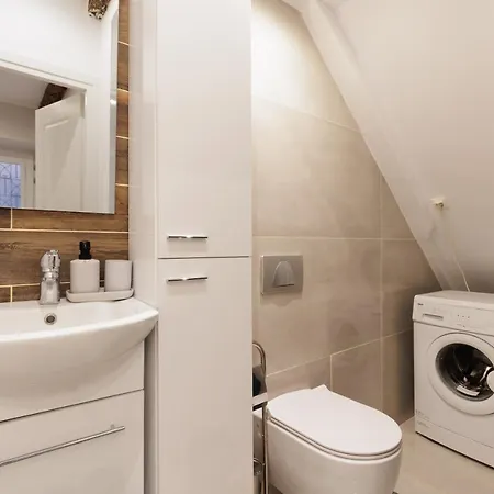 Old Town Hideaway Apartment